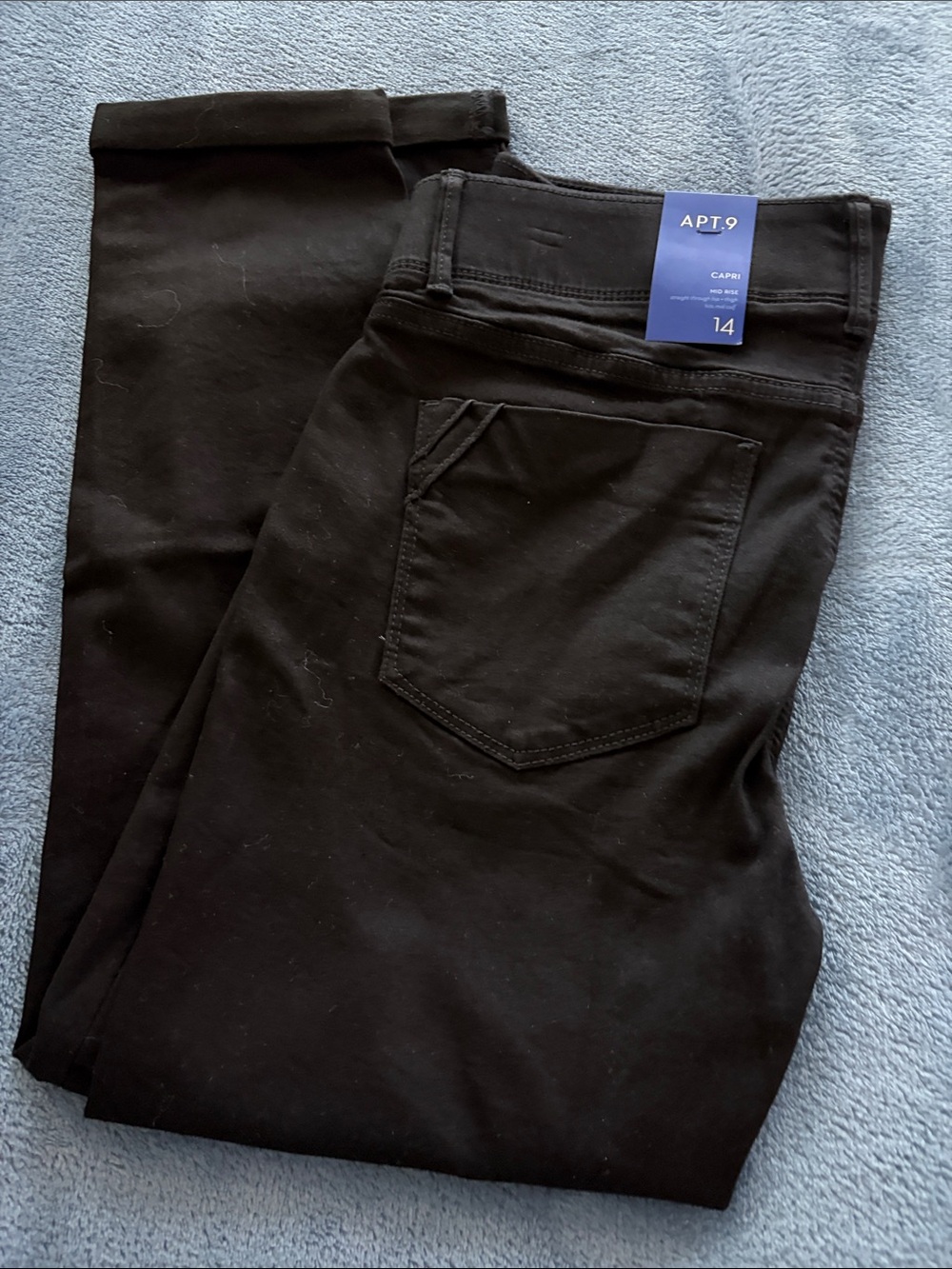 Apt. 9 Black Capri Mid-Rise with cuffed bottoms - Women’s Size 14